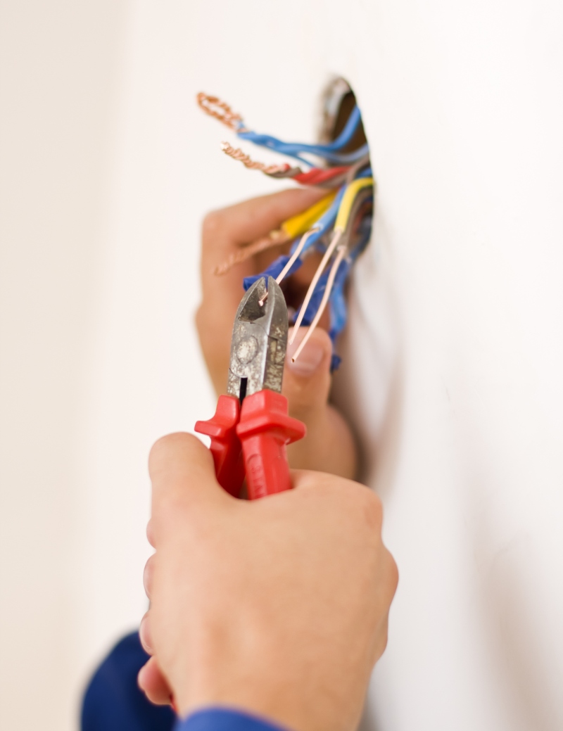 Electricians Downside, Cobham, Stoke d'Abernon, KT11